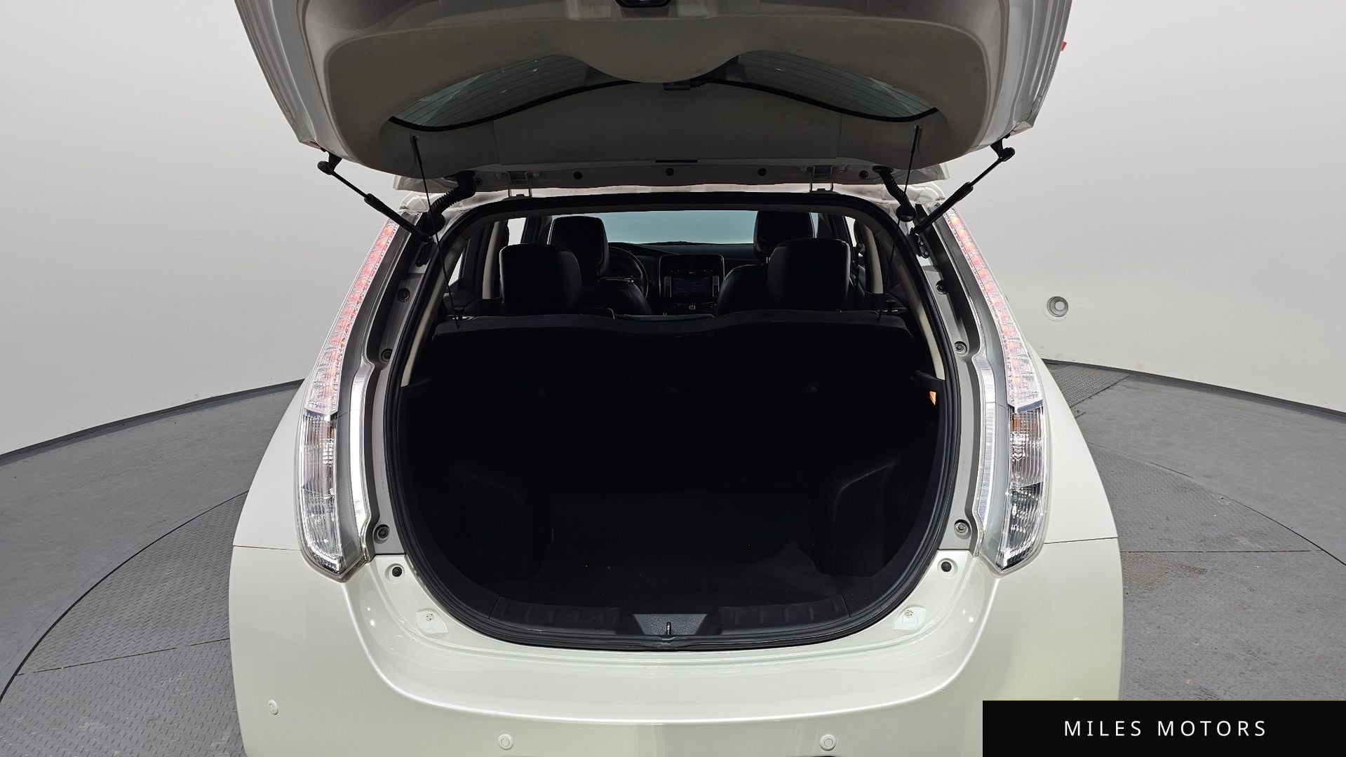 Nissan Leaf 2016 — миниатюра 20