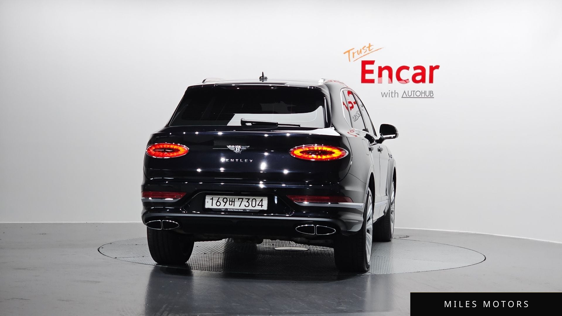 Bentley Bentayga 2023 — миниатюра 4