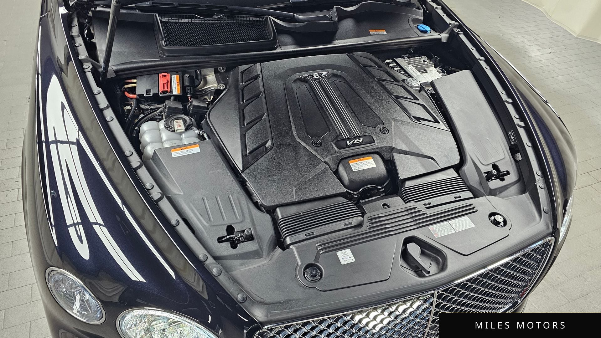 Bentley Bentayga 2023 — миниатюра 6