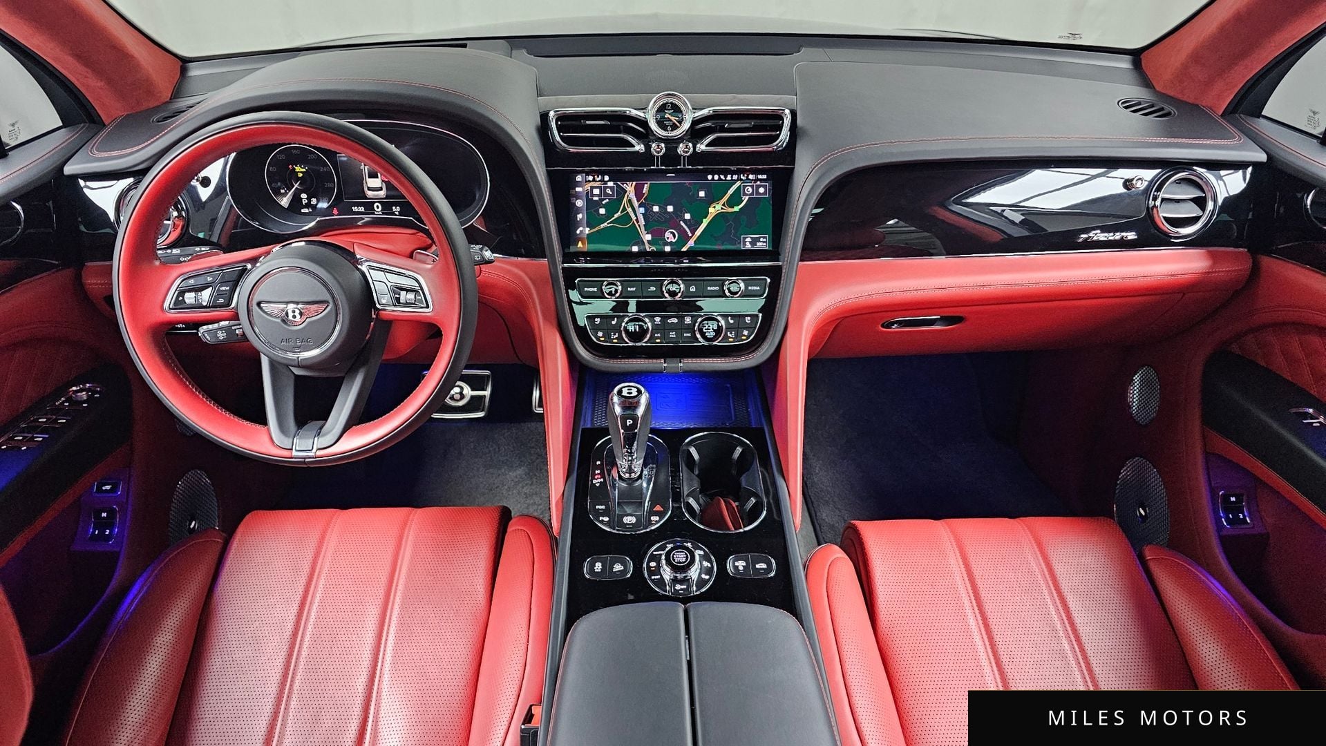 Bentley Bentayga 2023 — миниатюра 7
