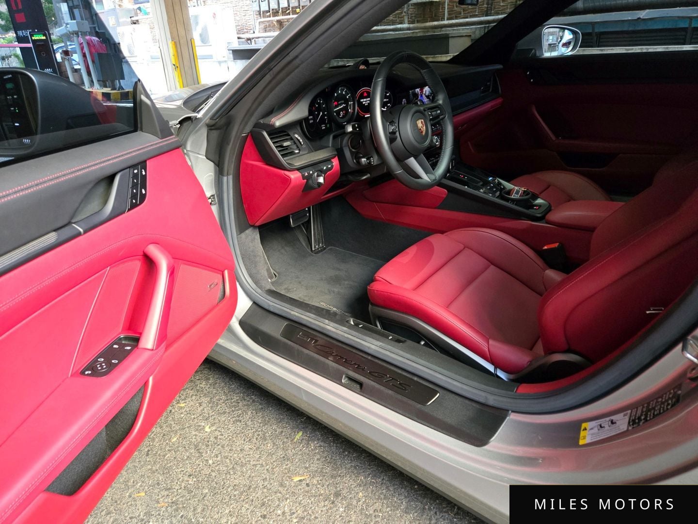 Porsche 911 (992) 2023 — миниатюра 9