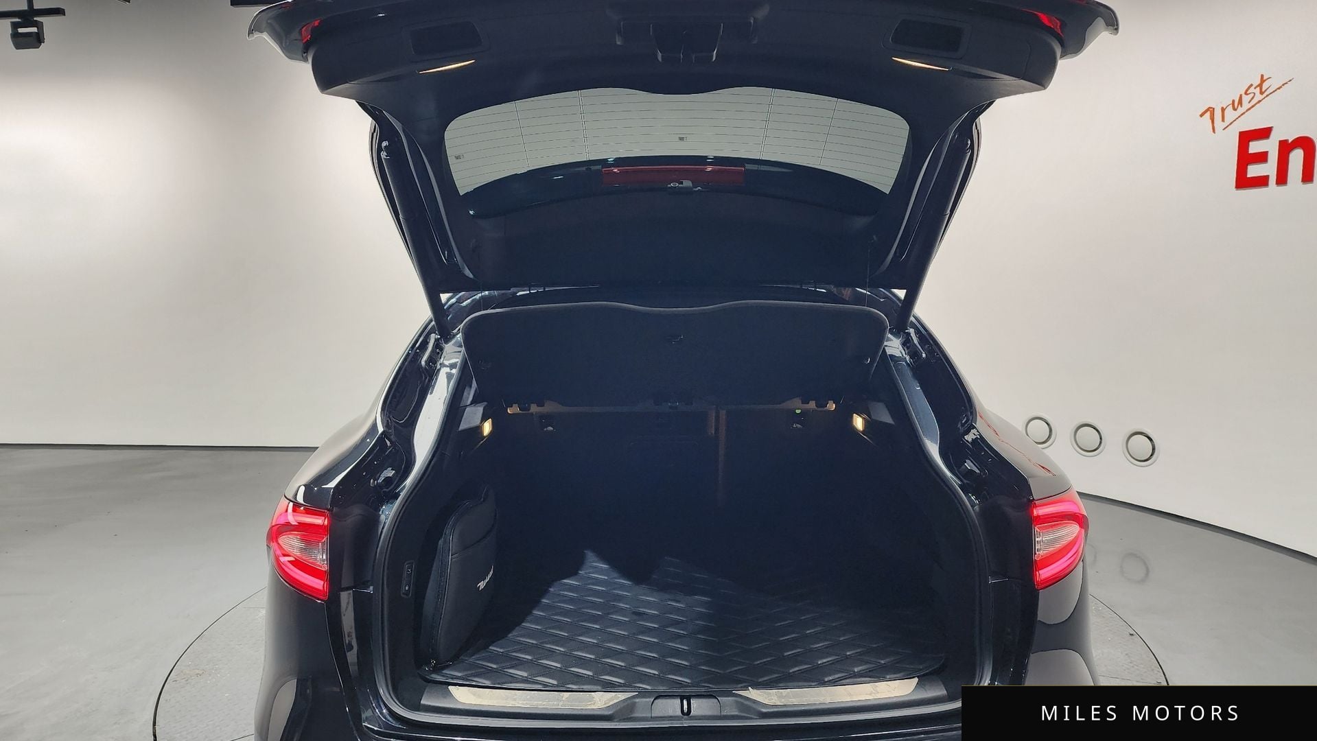Maserati 르반떼 2019 — миниатюра 20
