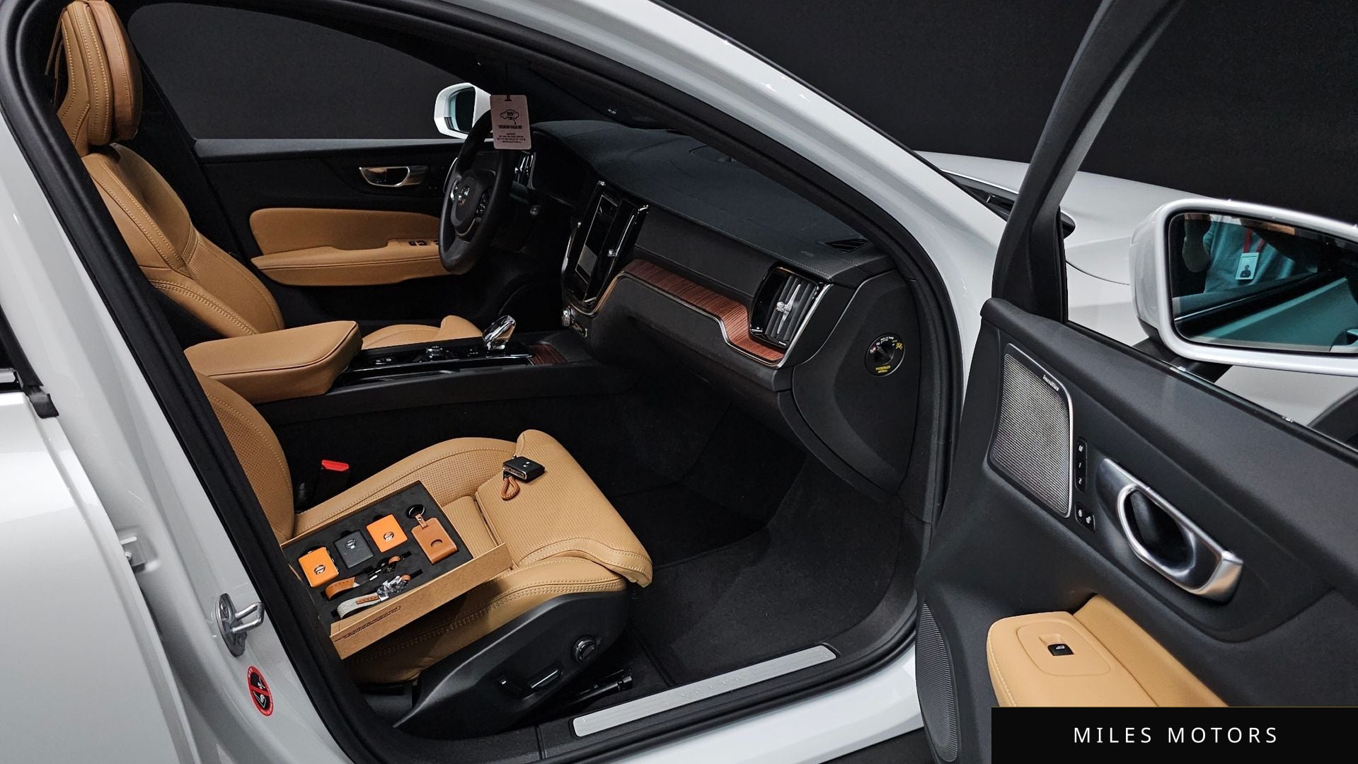 Volvo V60 2024 — миниатюра 11