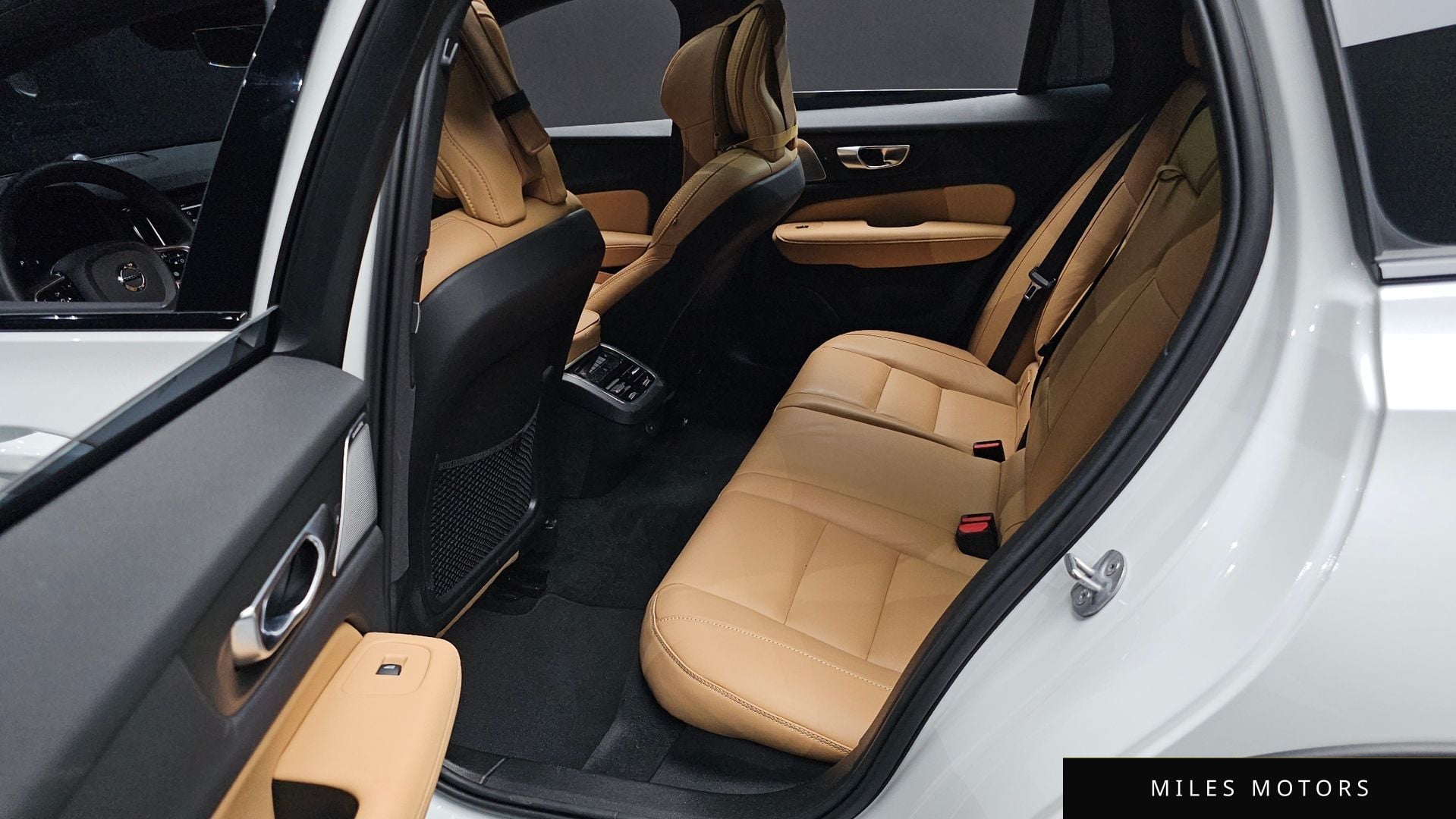 Volvo V60 2024 — миниатюра 12