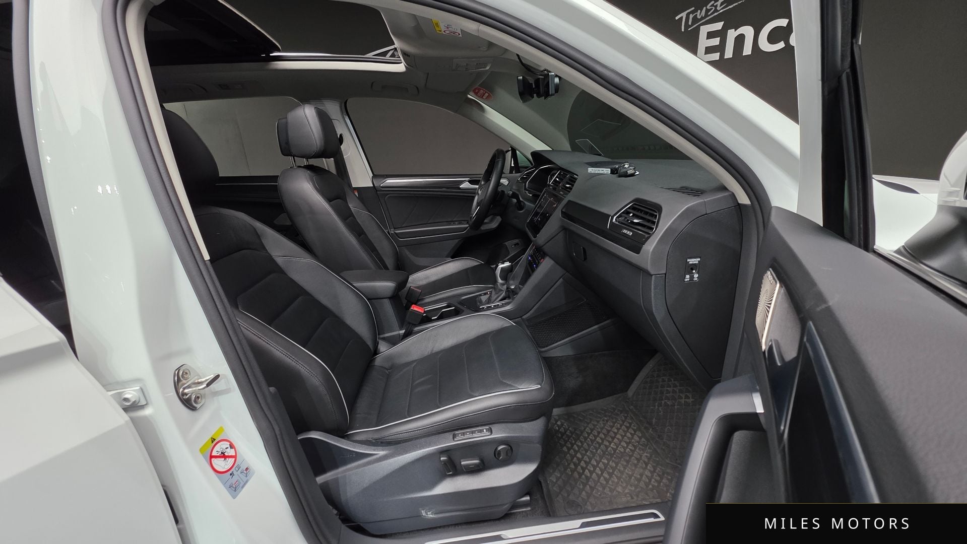 Volkswagen 티구안 2023 — миниатюра 10