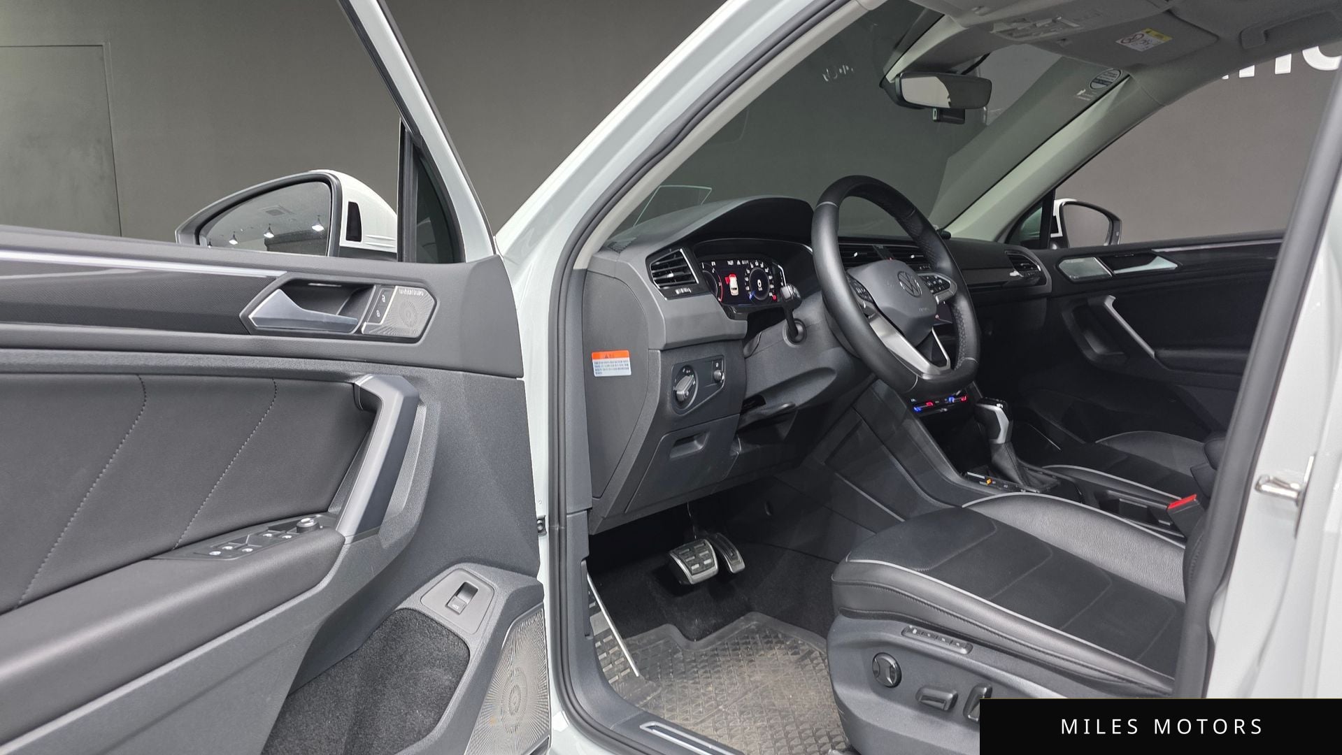 Volkswagen 티구안 2023 — миниатюра 13