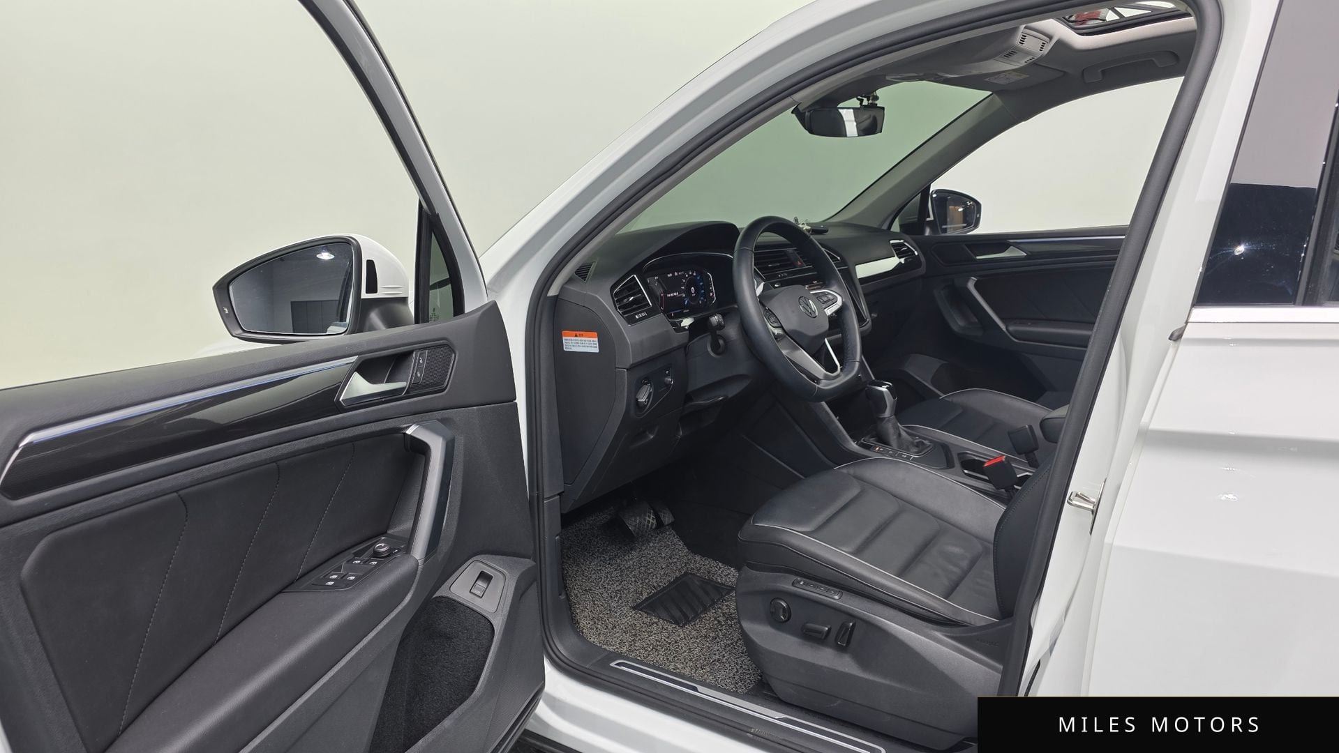 Volkswagen 티구안 2023 — миниатюра 13