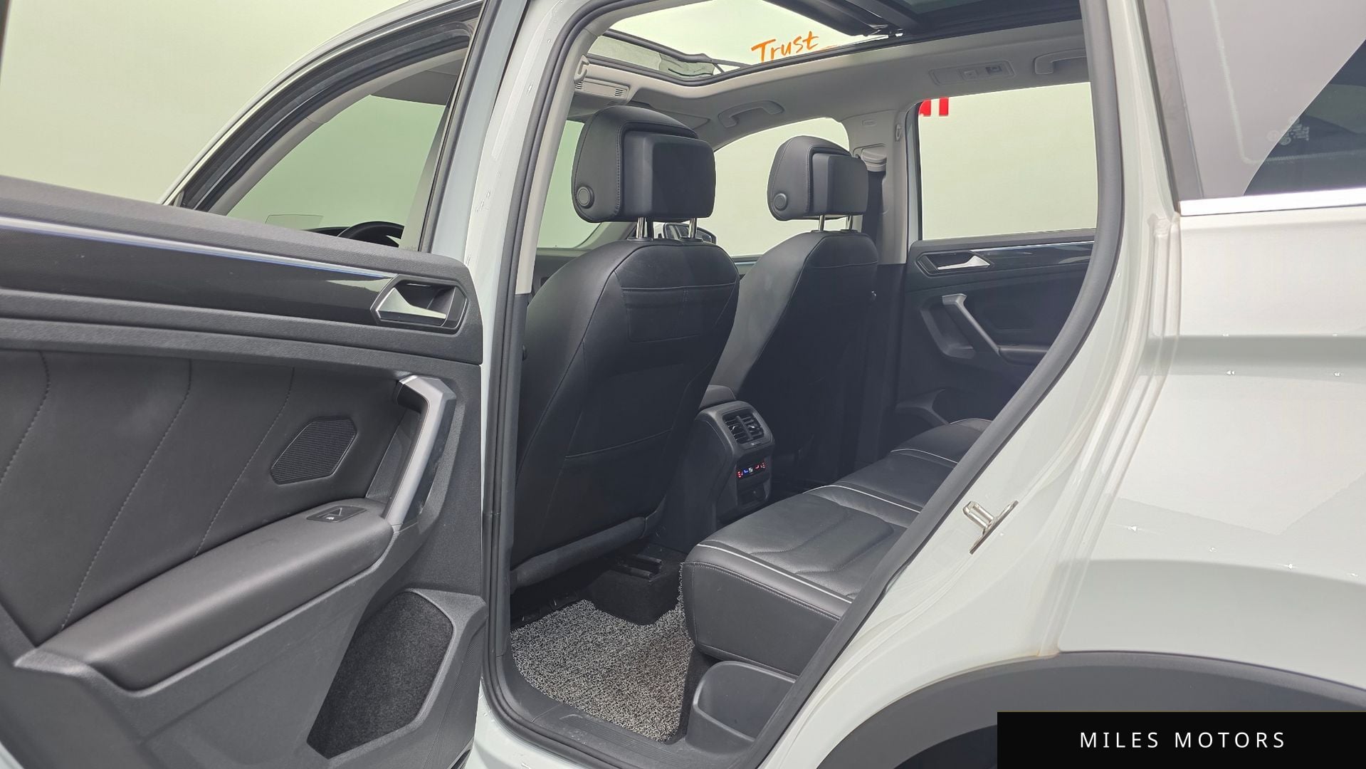 Volkswagen 티구안 2023 — миниатюра 17
