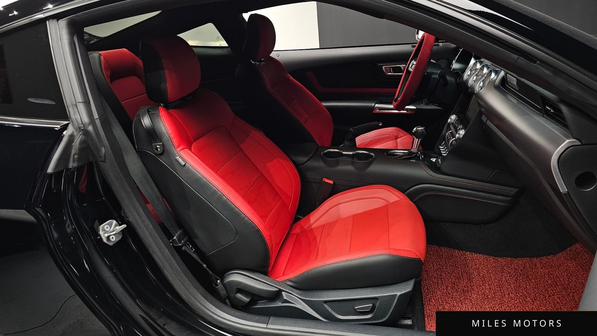 Ford 머스탱 2023 — миниатюра 10