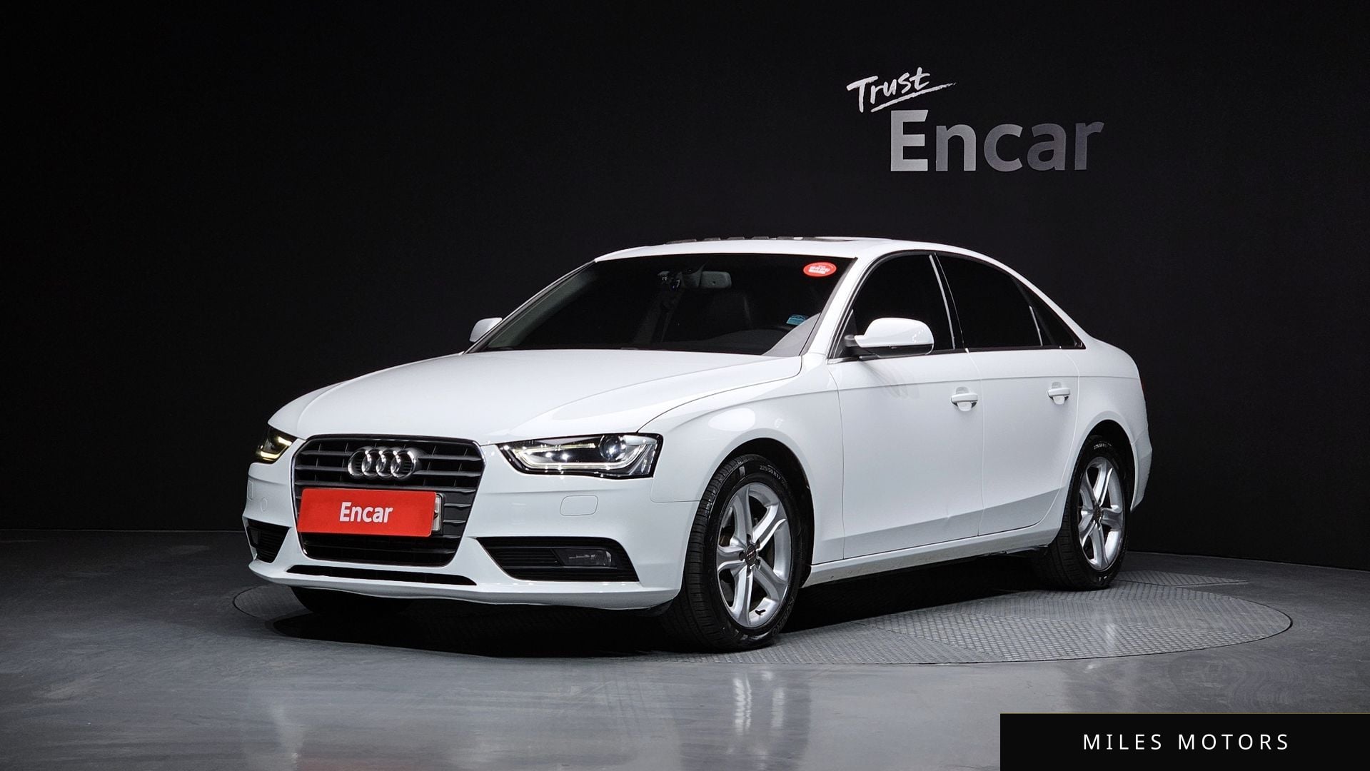 Audi A4 2015 — фото 1 из 12