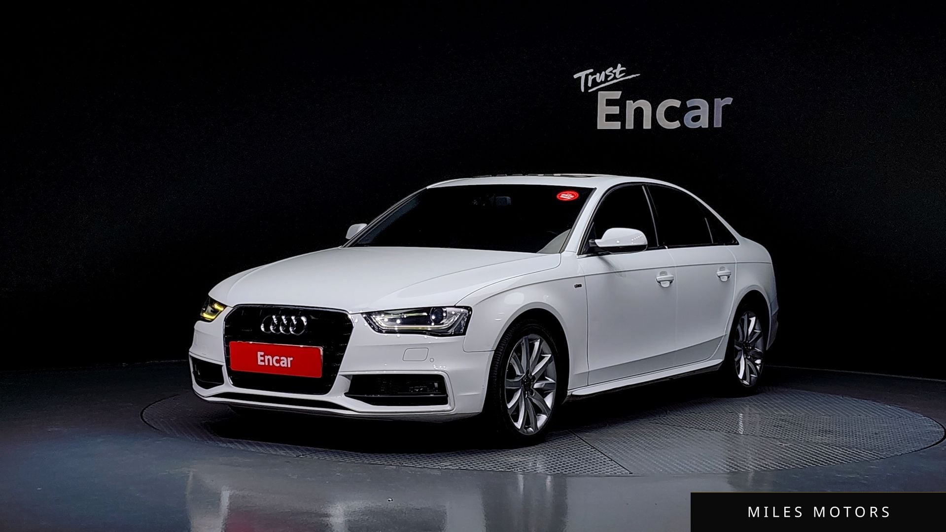 Audi A4 2015 — фото 1 из 12