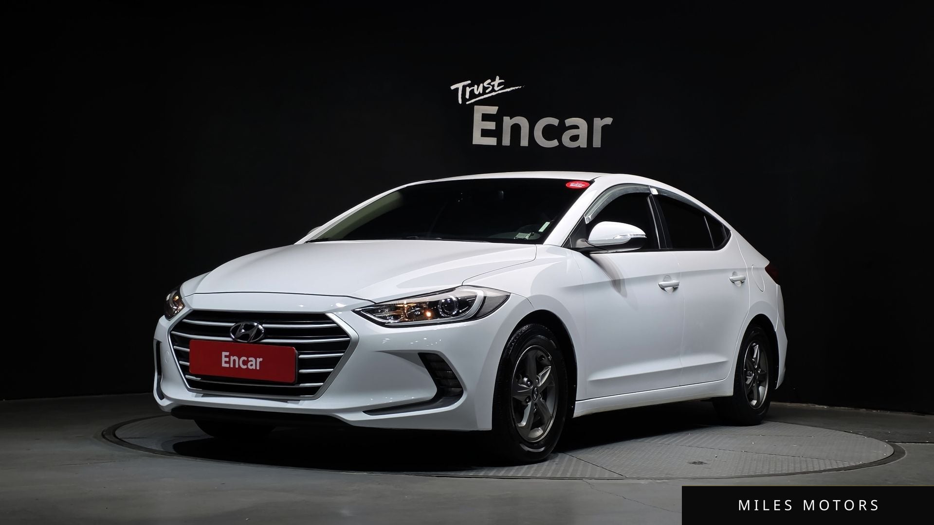 Hyundai AVANTE 2017 — фото 1 из 12