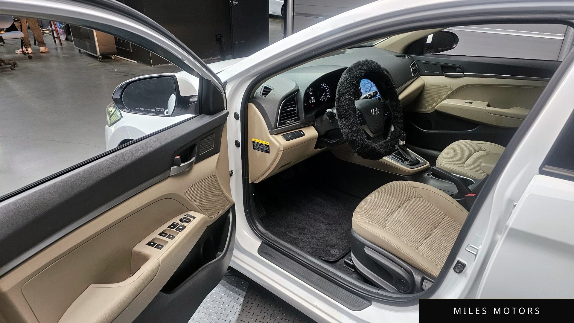 Hyundai AVANTE 2017 — миниатюра 10