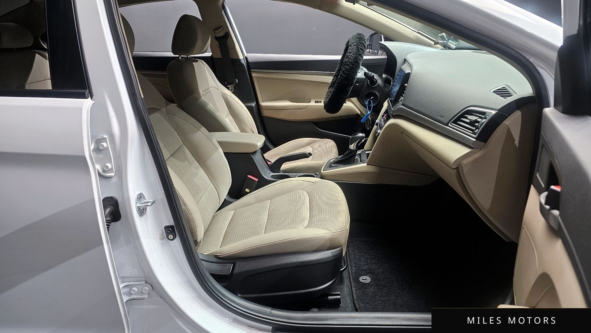 Hyundai AVANTE 2017 — миниатюра 11