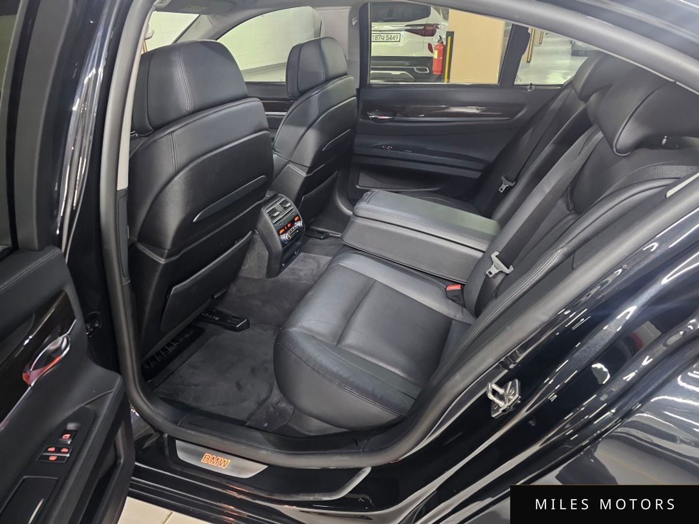 BMW 7 Series (F01) 2012 — миниатюра 8