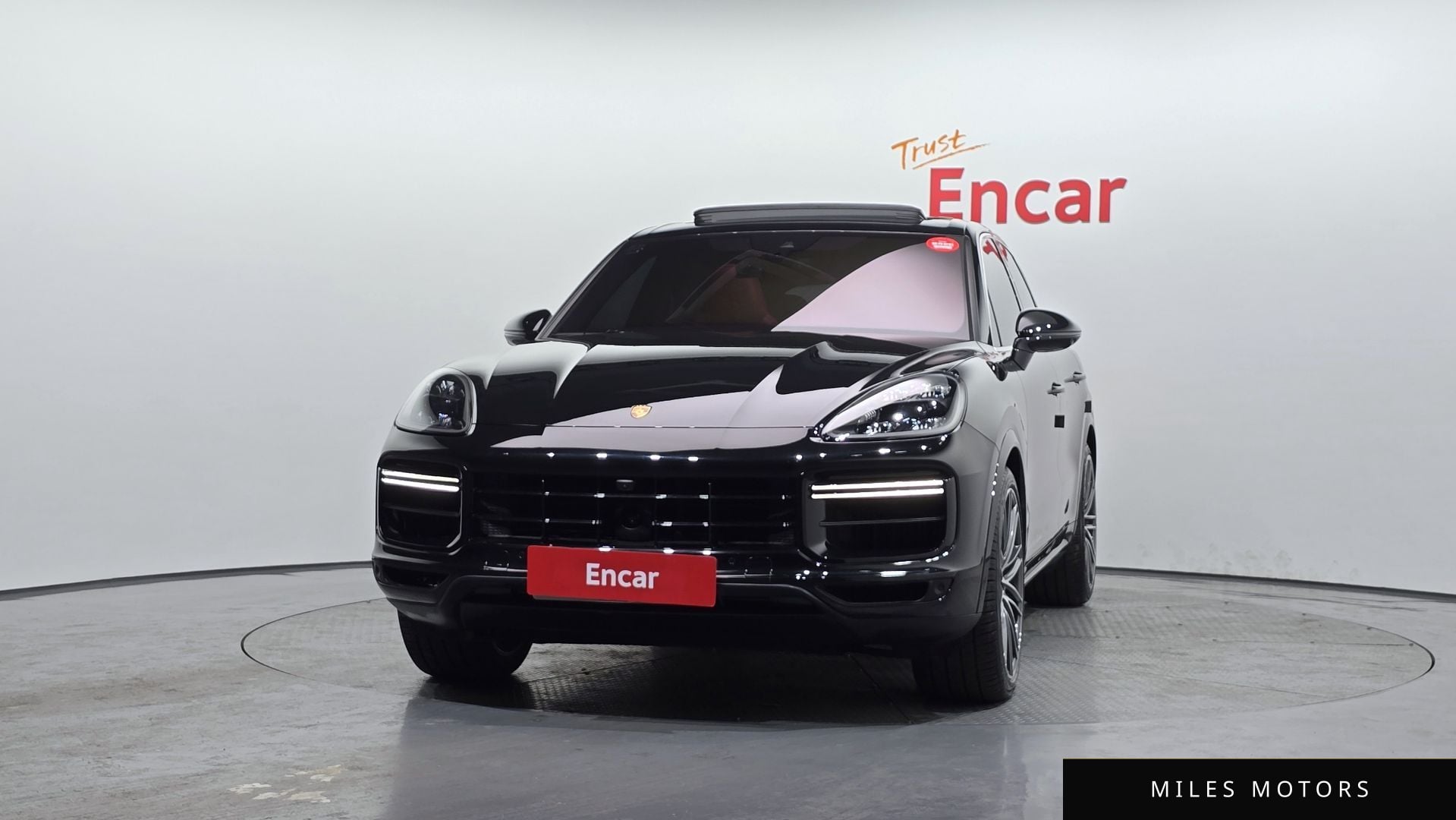 Porsche Cayenne 2023 — миниатюра 3
