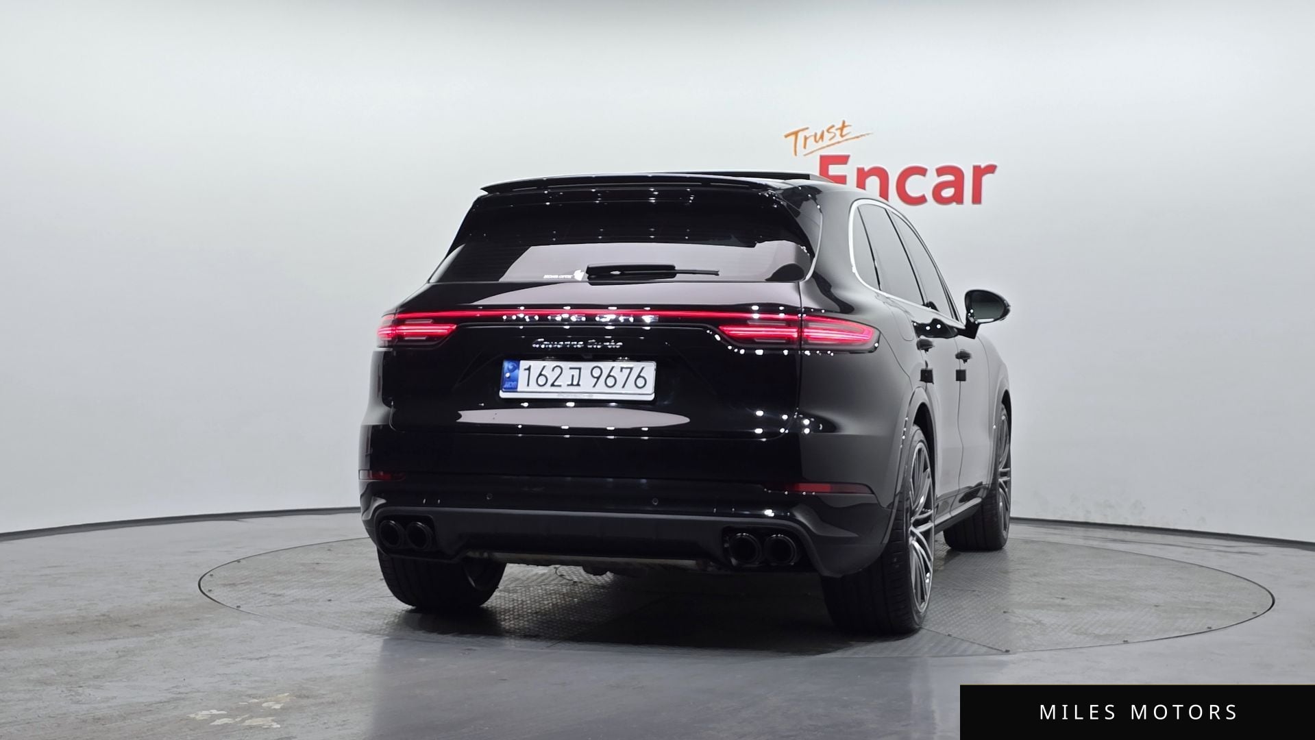 Porsche Cayenne 2023 — миниатюра 4