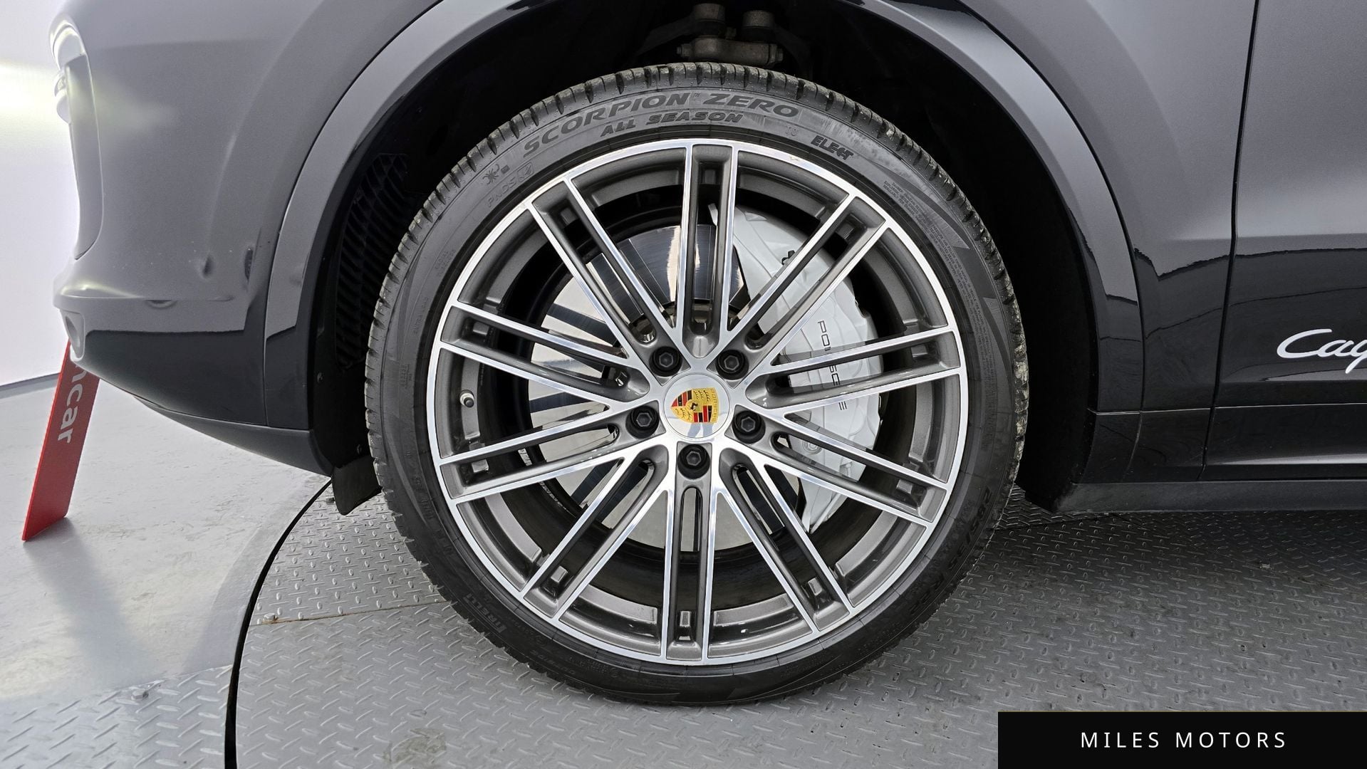 Porsche Cayenne 2023 — миниатюра 5