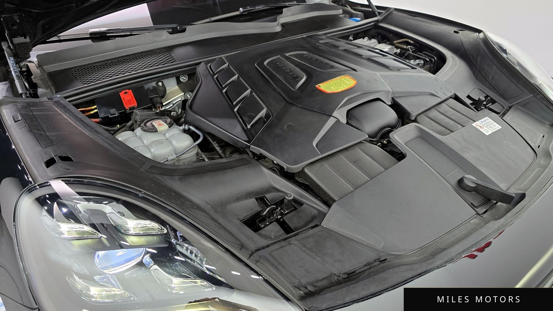 Porsche Cayenne 2023 — миниатюра 6