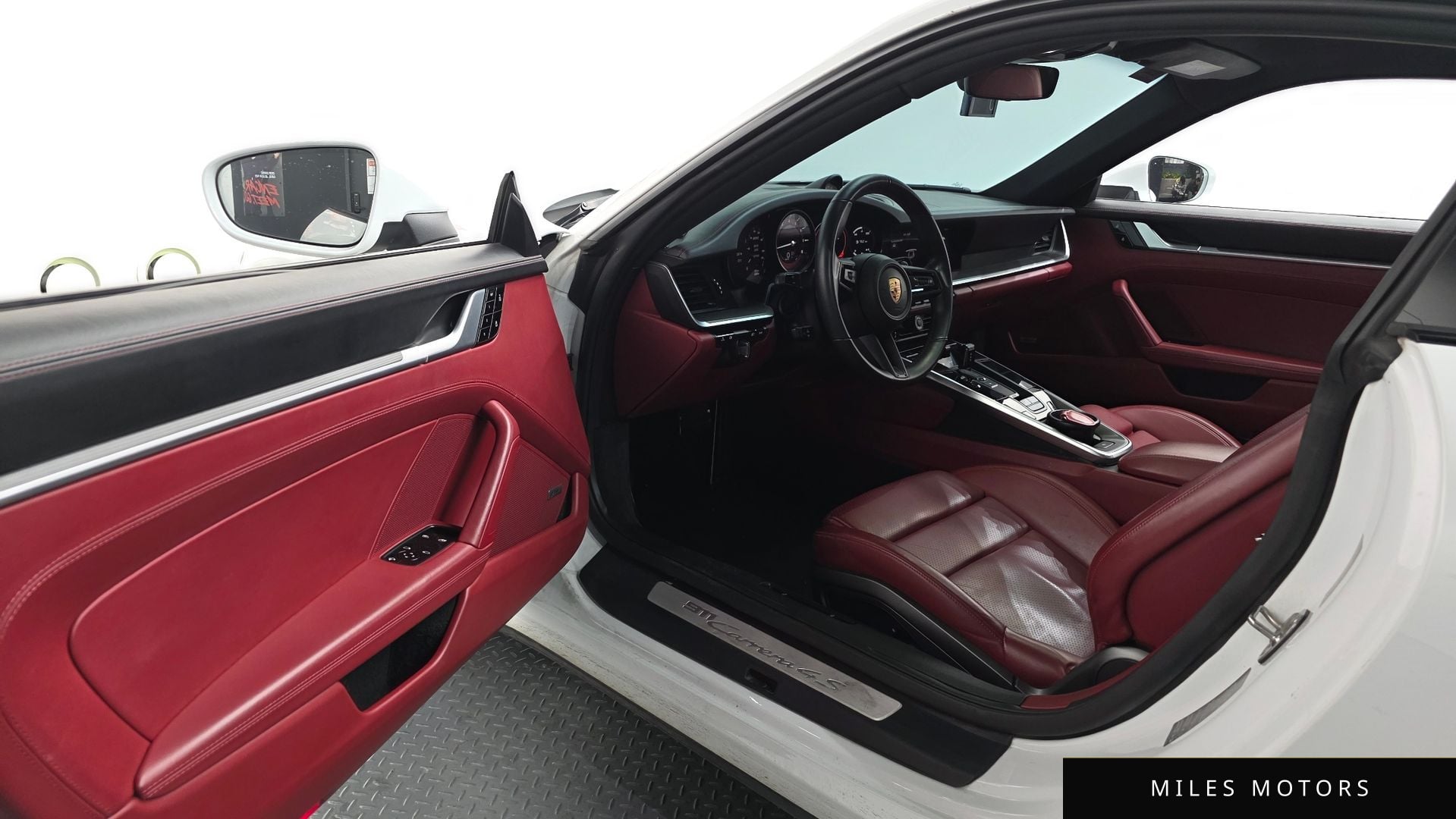 Porsche 911 (992) 2021 — миниатюра 10