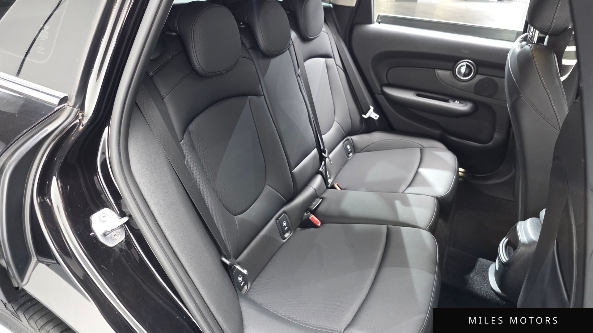 MINI Clubman 2019 — миниатюра 12