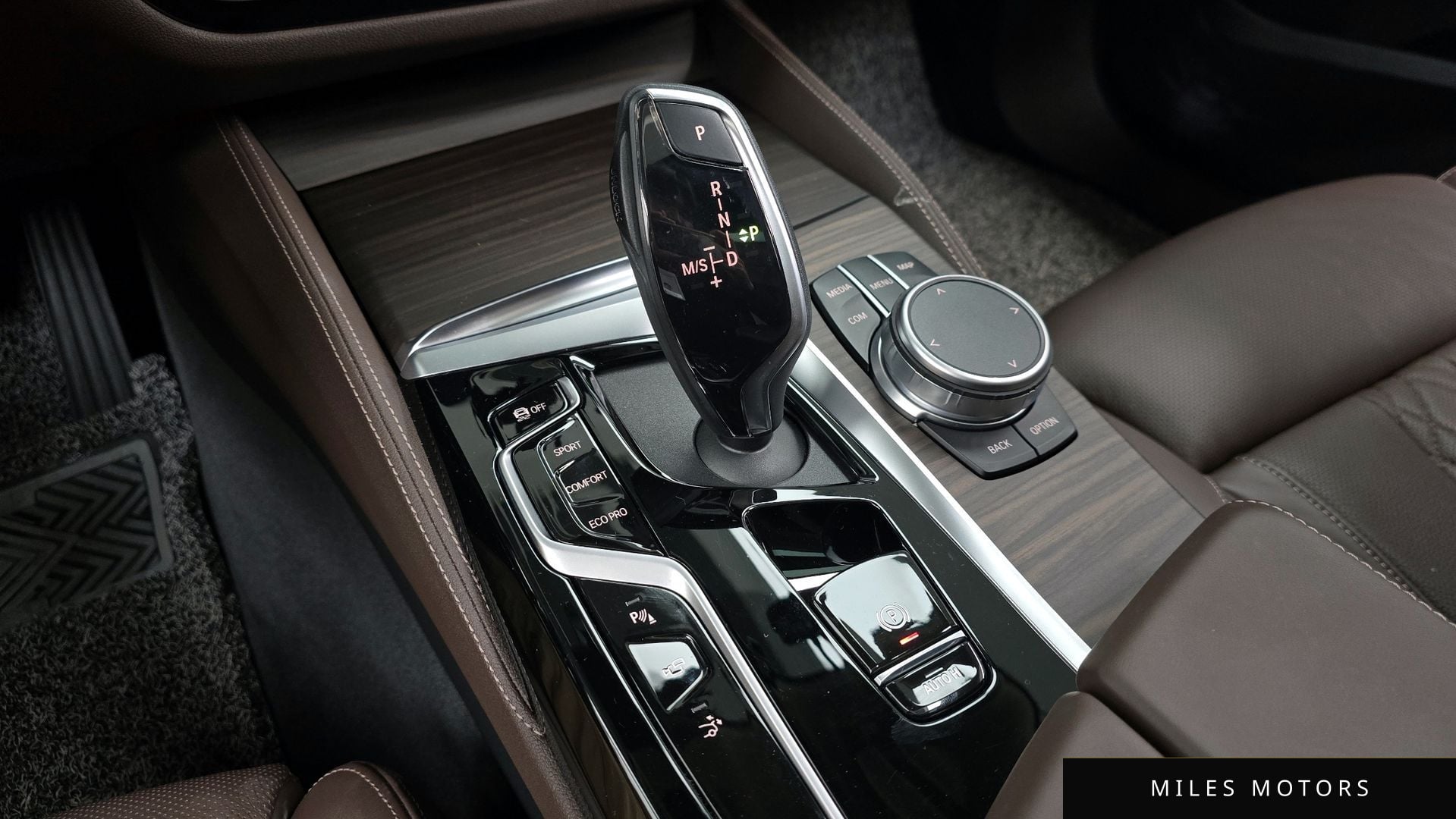 BMW 6 Series GT (G32) 2022 — миниатюра 9