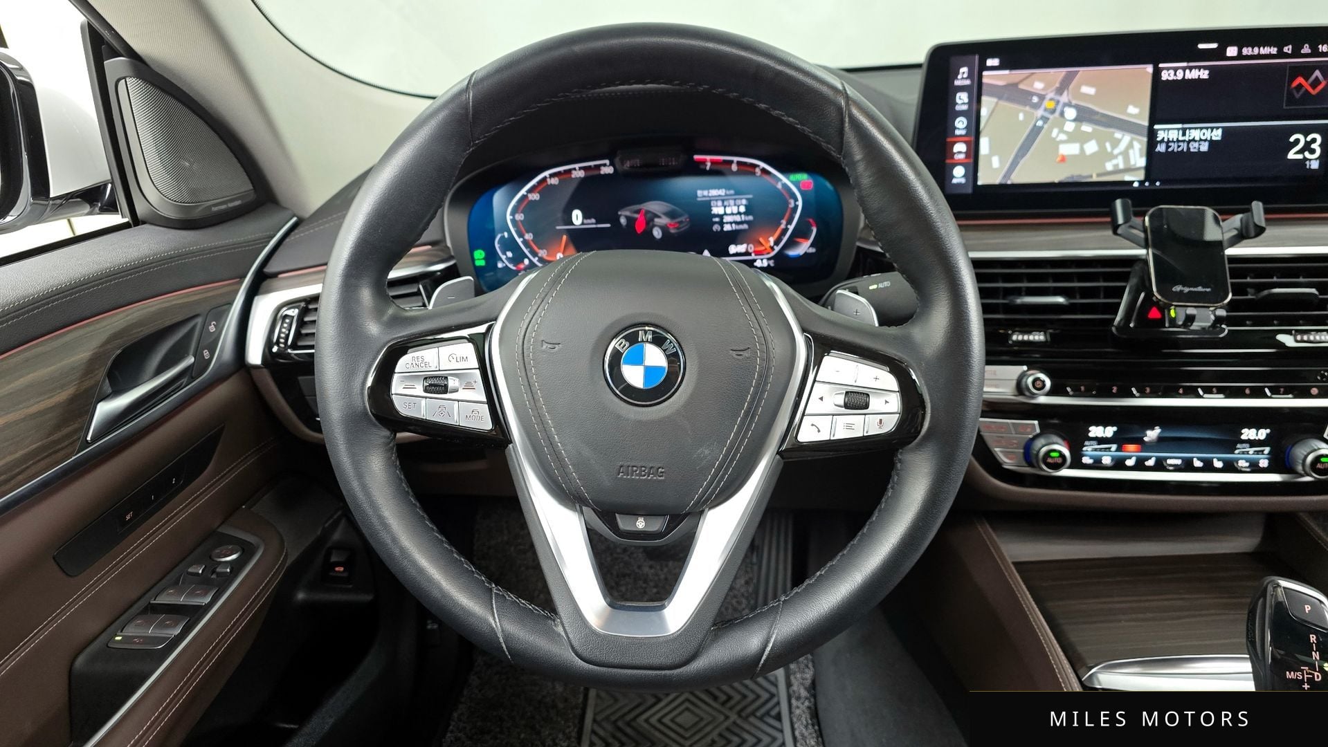 BMW 6 Series GT (G32) 2022 — миниатюра 13