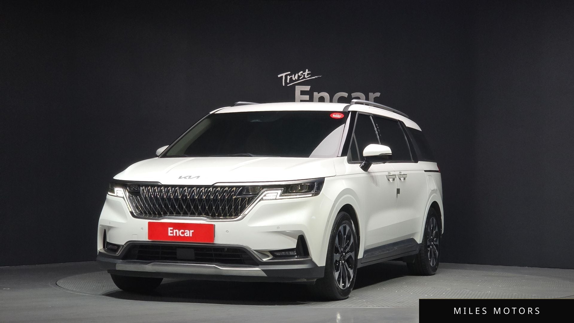 Kia 카니발 2023 — фото 1 из 12