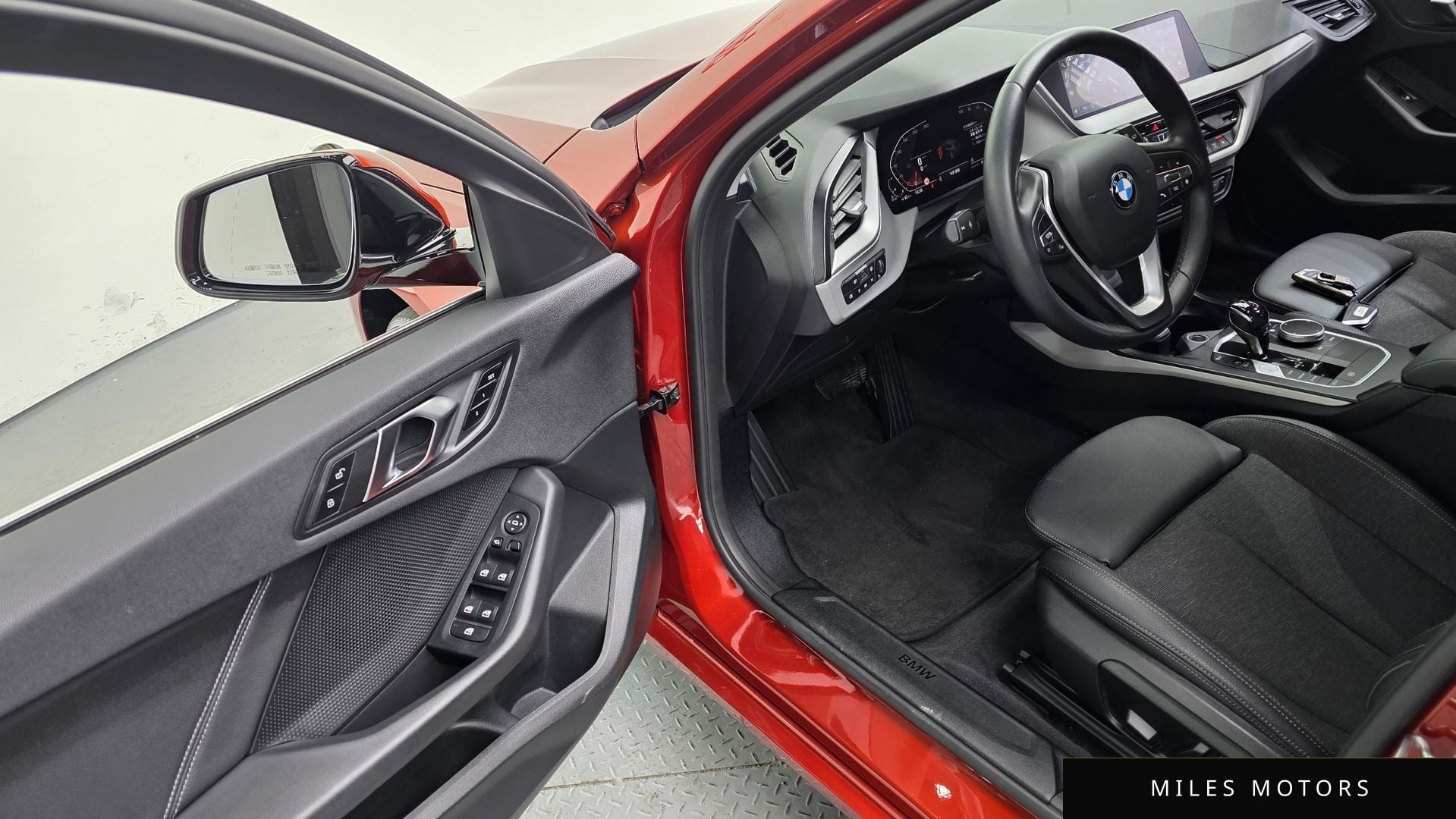 BMW 1시리즈 (F40) 2021 — миниатюра 11