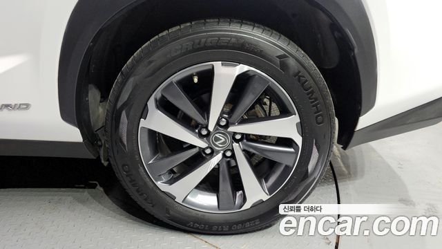 Лексус NX300h 2018 — миниатюра 5