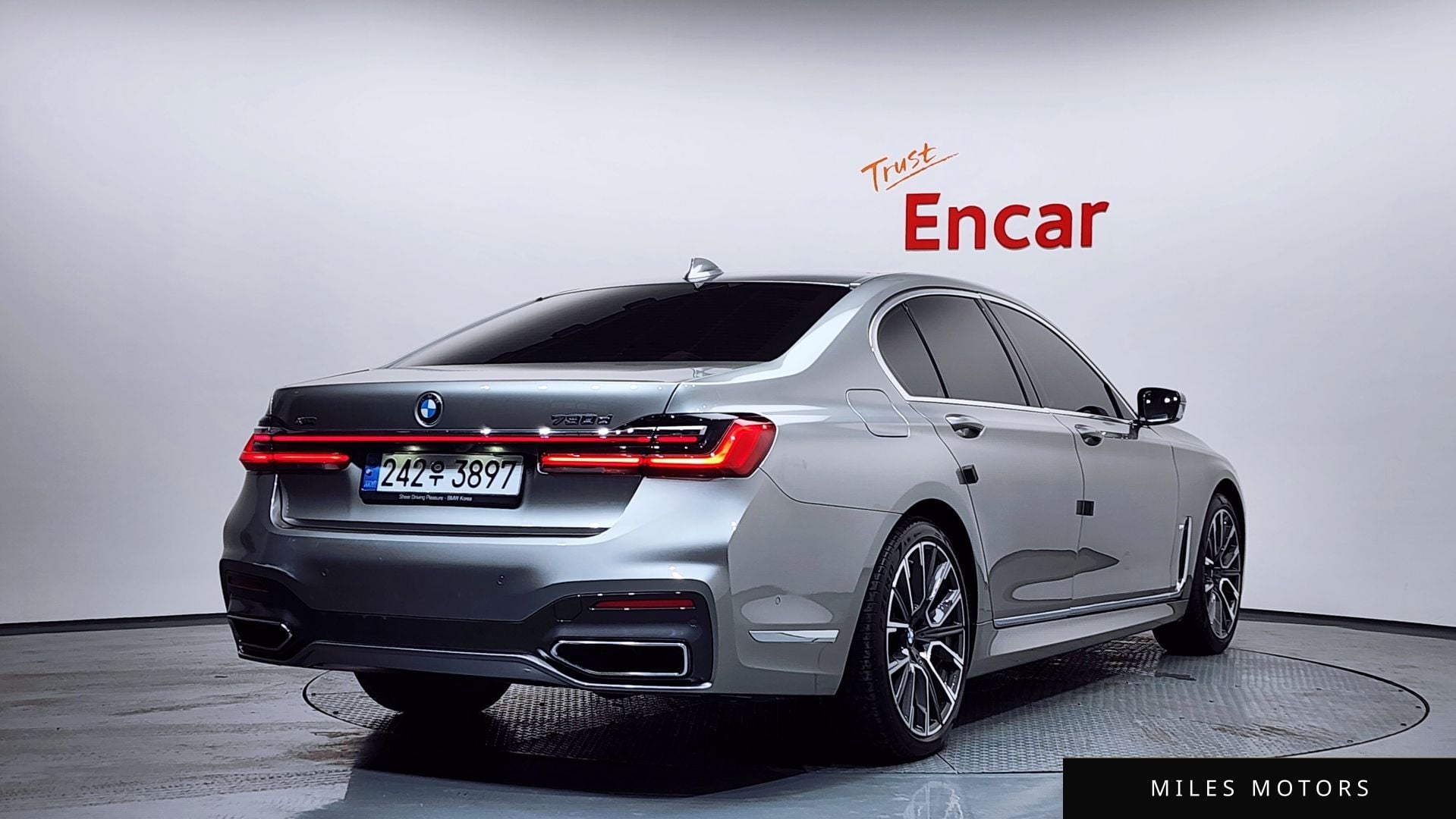 BMW 7 Series (G11) 2022 — миниатюра 2
