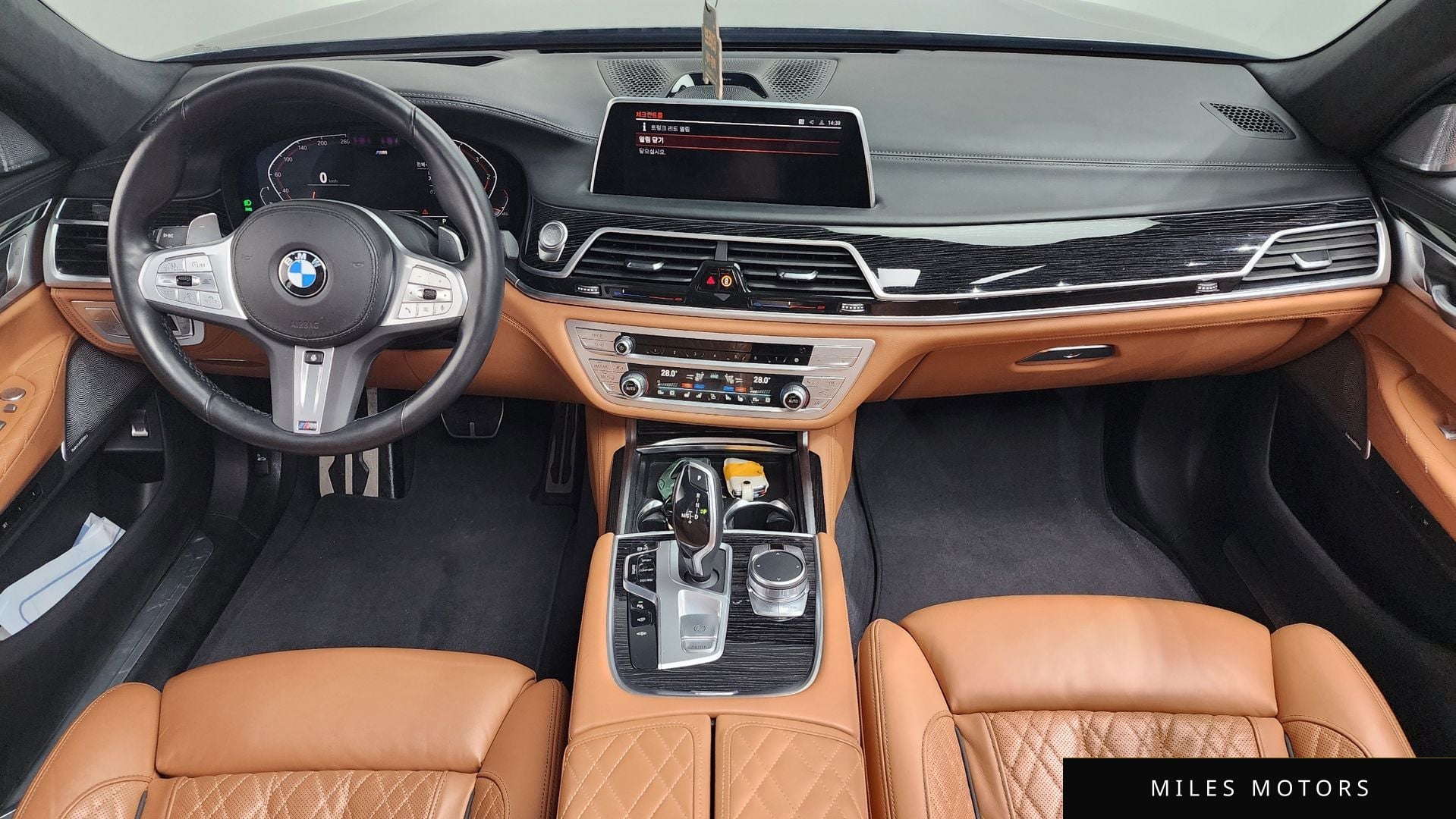BMW 7 Series (G11) 2022 — миниатюра 7
