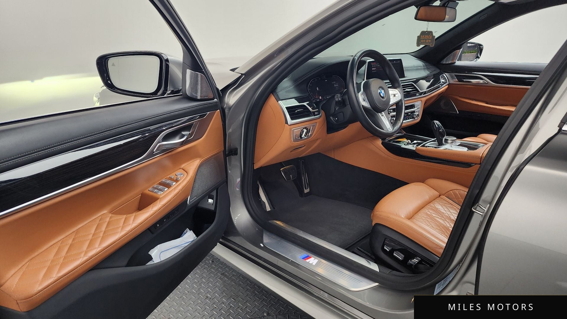 BMW 7 Series (G11) 2022 — миниатюра 10