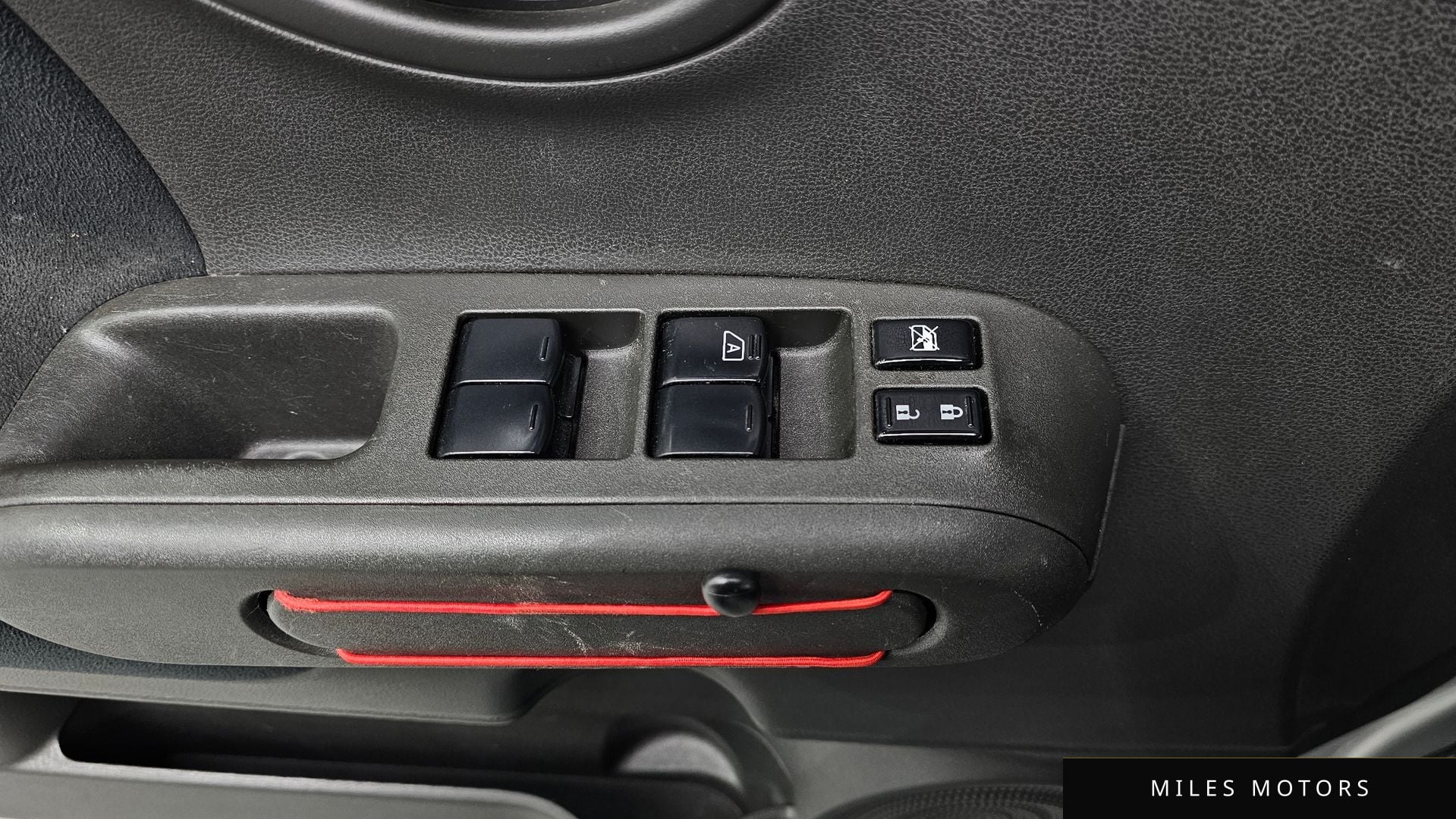 Nissan 큐브 2011 — миниатюра 17