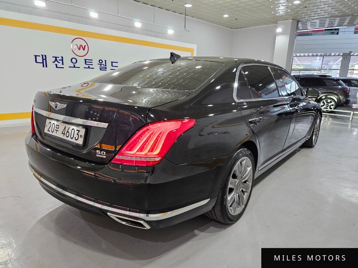 Genesis EQ900 2016 — миниатюра 5