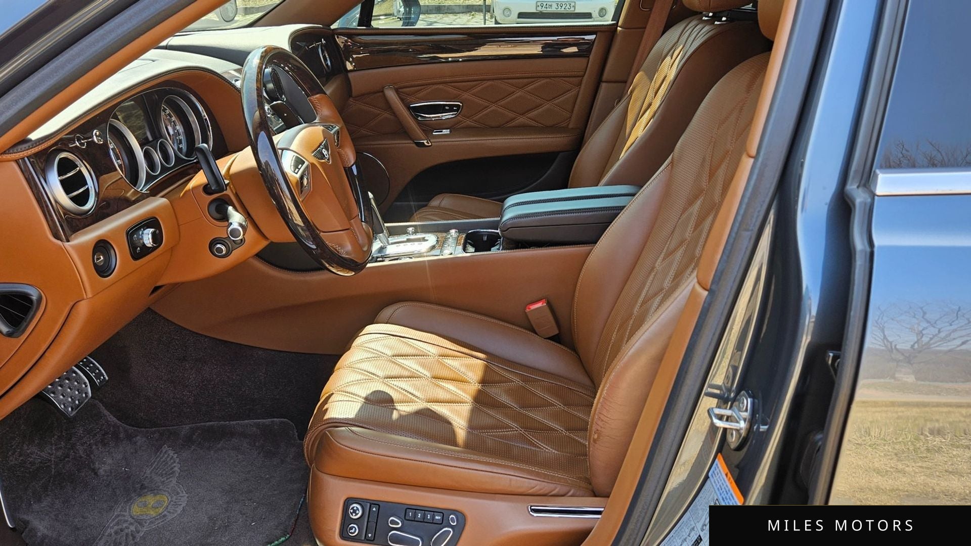Bentley Flying Spur 2015 — миниатюра 13