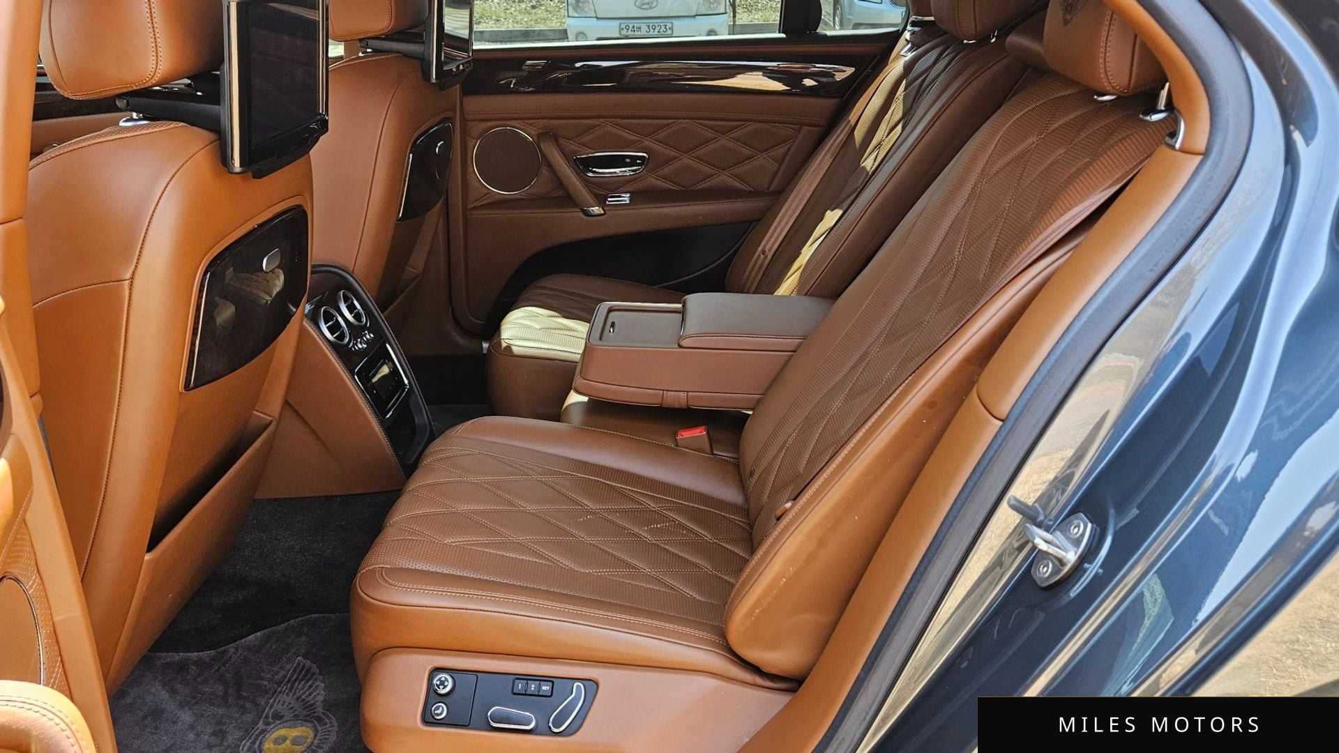 Bentley Flying Spur 2015 — миниатюра 14