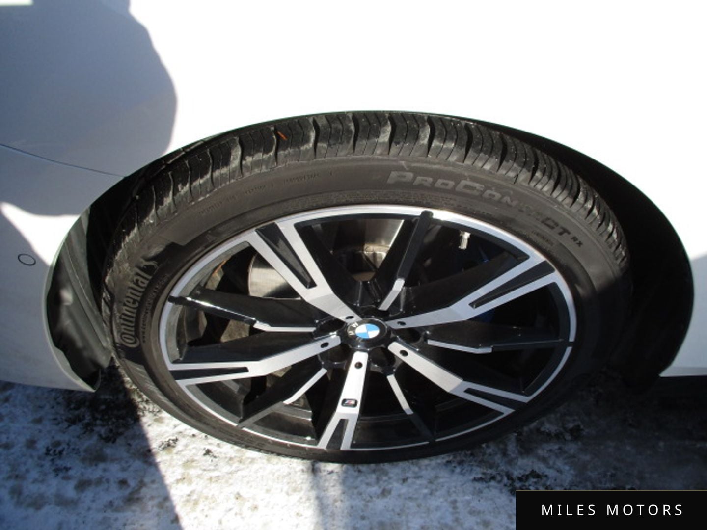 BMW 5 Series (G60) 2024 — миниатюра 12