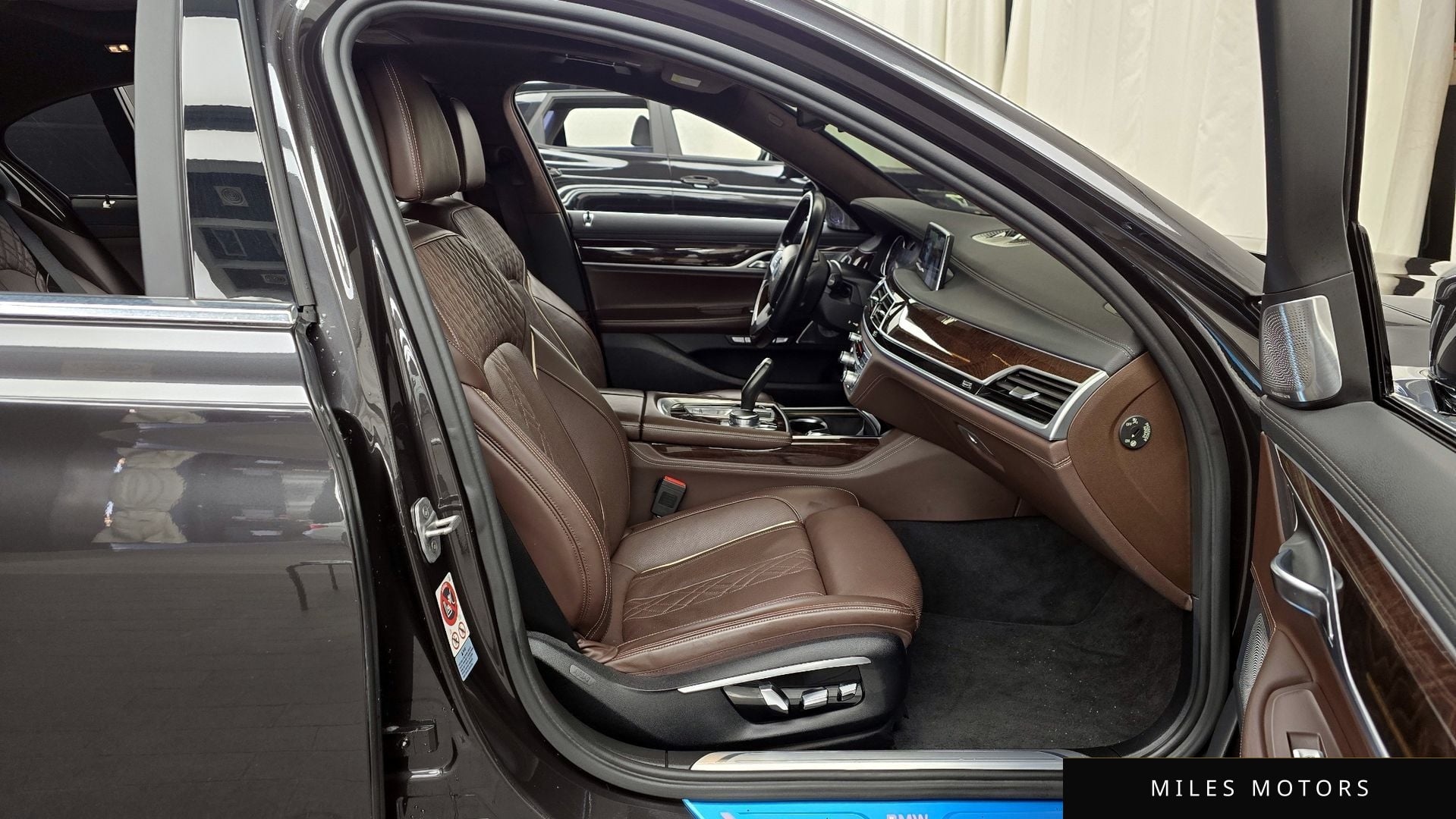 BMW 7 Series (G11) 2016 — миниатюра 11