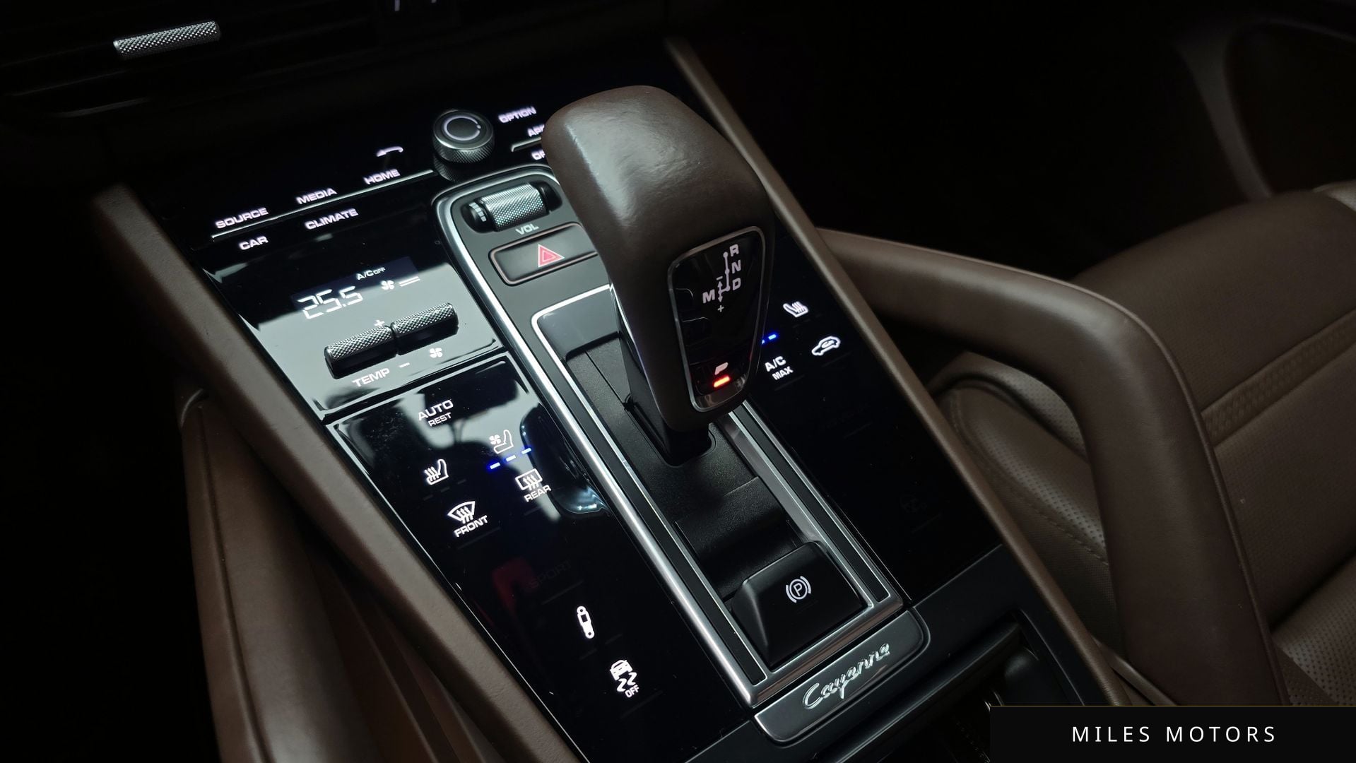Porsche Cayenne 2021 — миниатюра 9