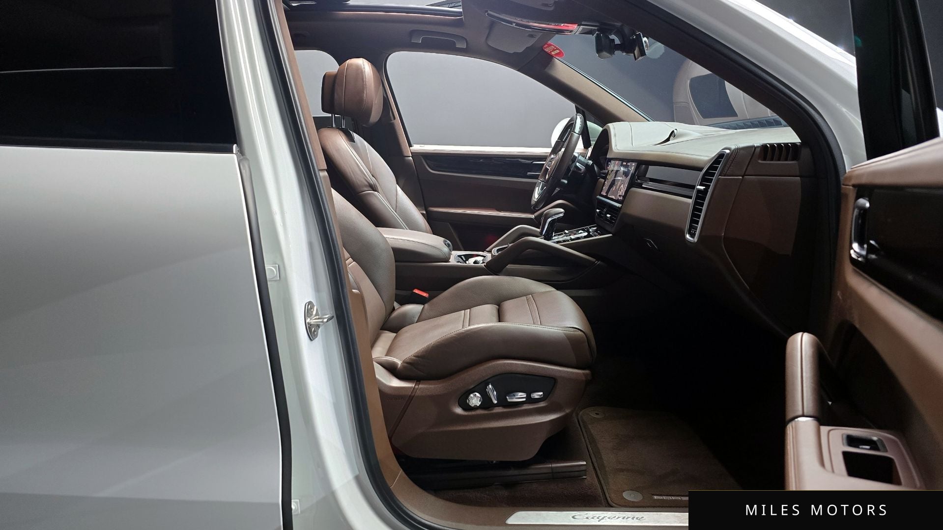 Porsche Cayenne 2021 — миниатюра 10
