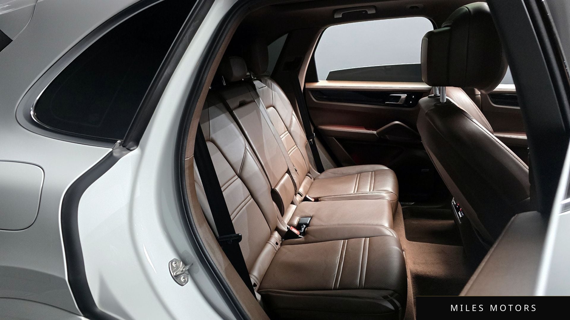 Porsche Cayenne 2021 — миниатюра 12