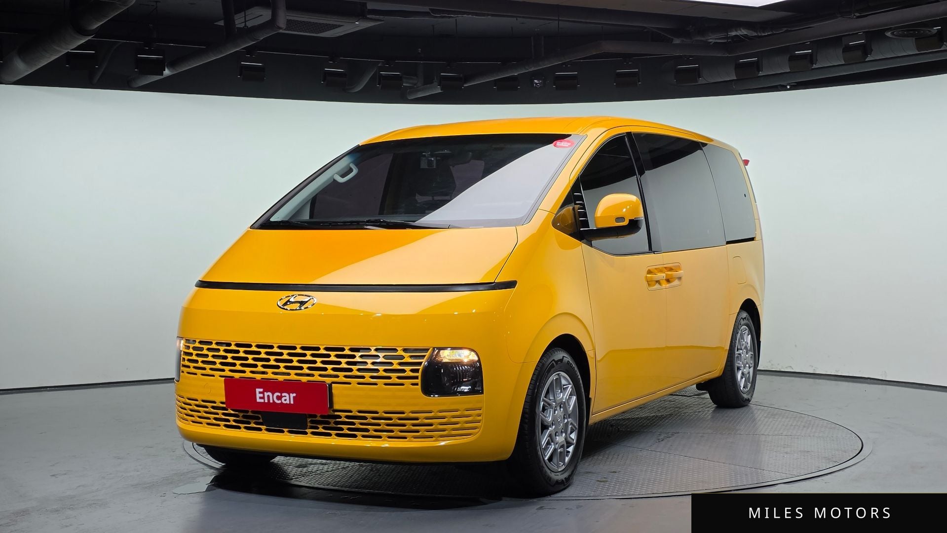 Hyundai Staria 2022 — фото 1 из 12