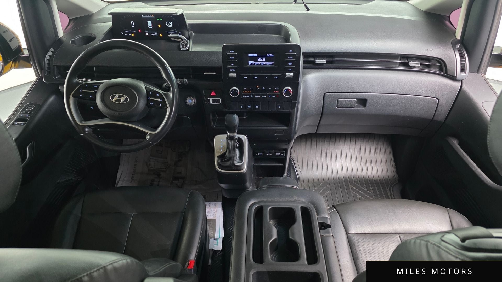 Hyundai Staria 2022 — миниатюра 7
