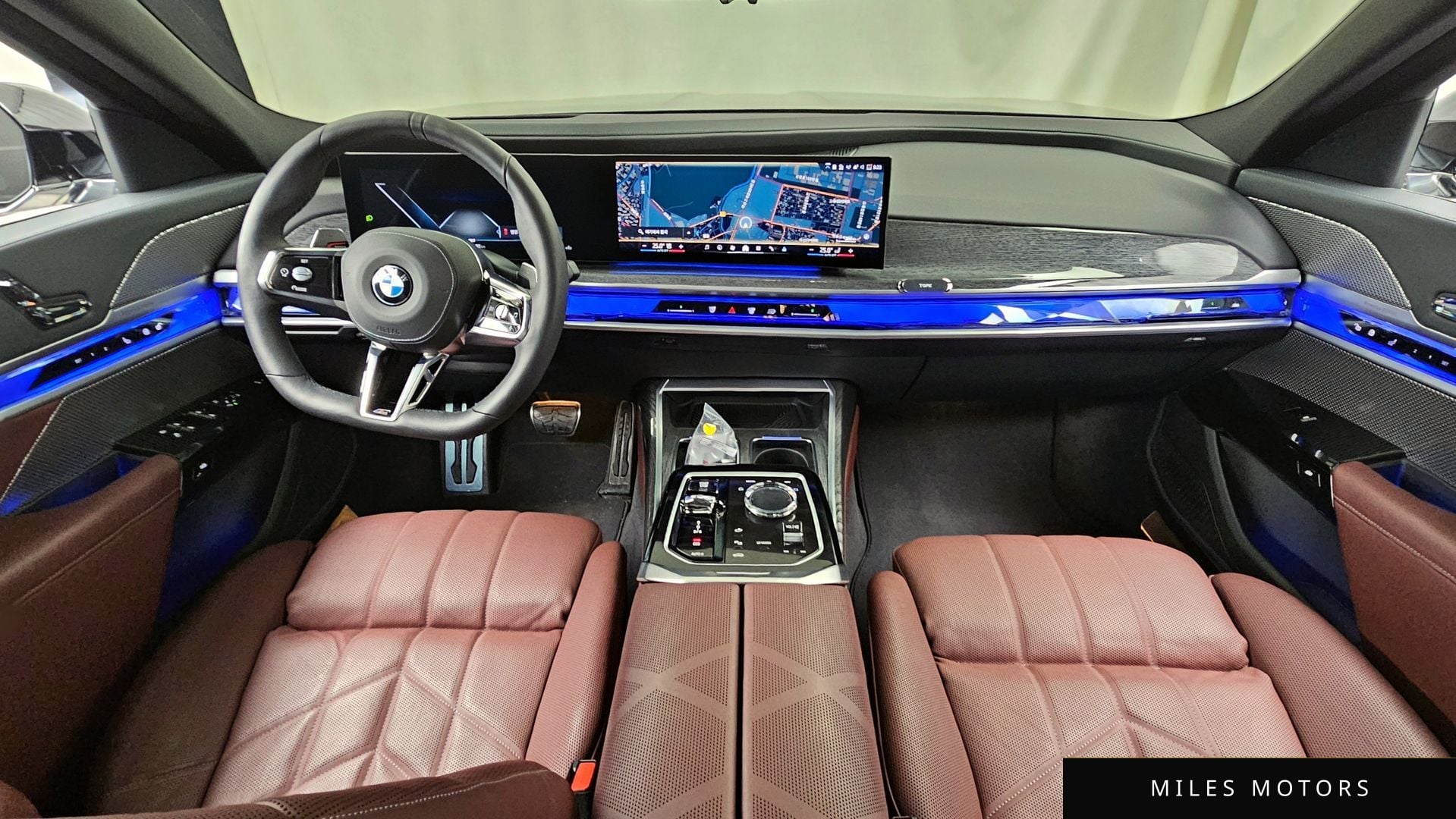 BMW 7 Series (G70) 2024 — миниатюра 7