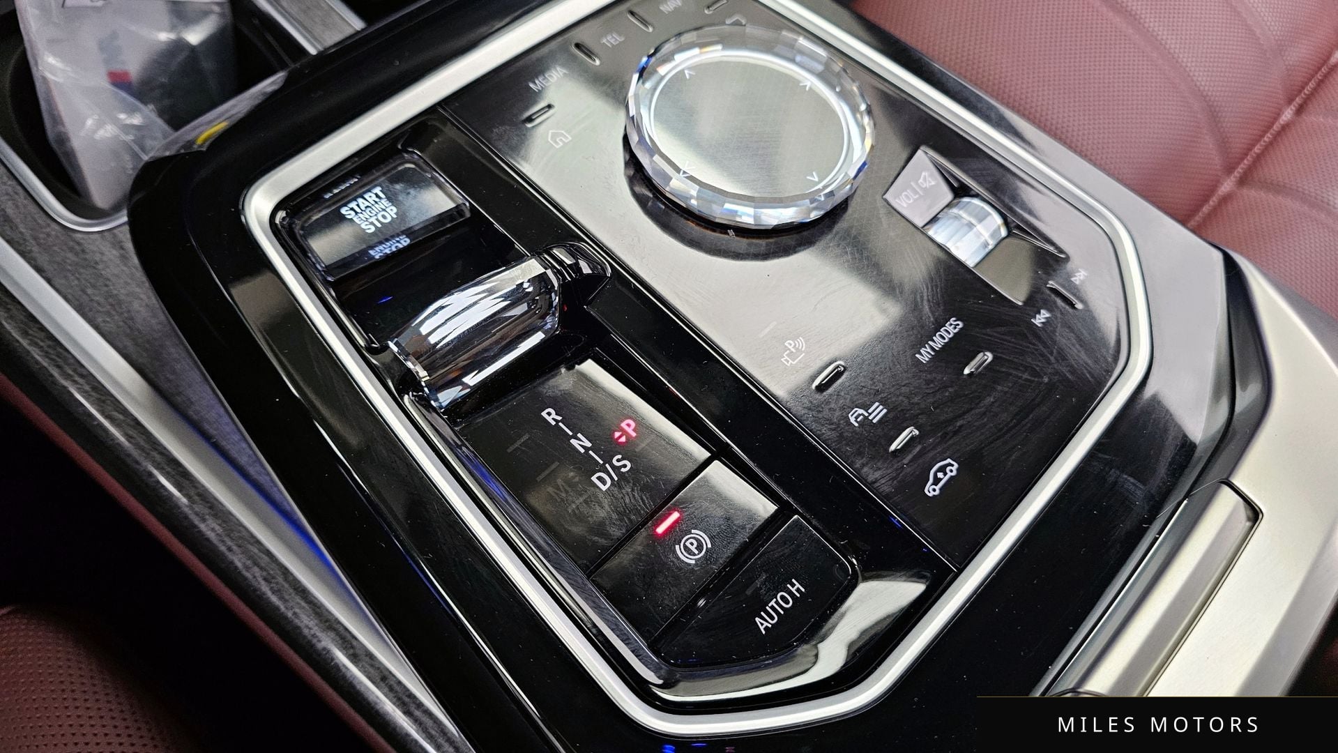 BMW 7 Series (G70) 2024 — миниатюра 9
