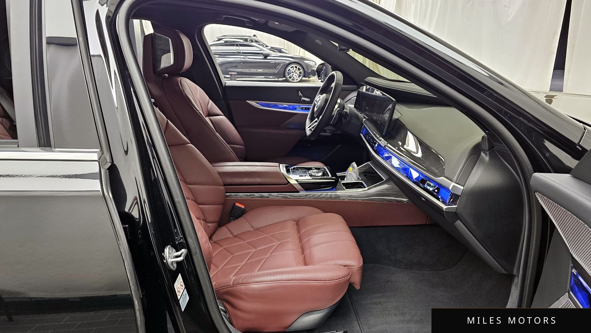 BMW 7 Series (G70) 2024 — миниатюра 11