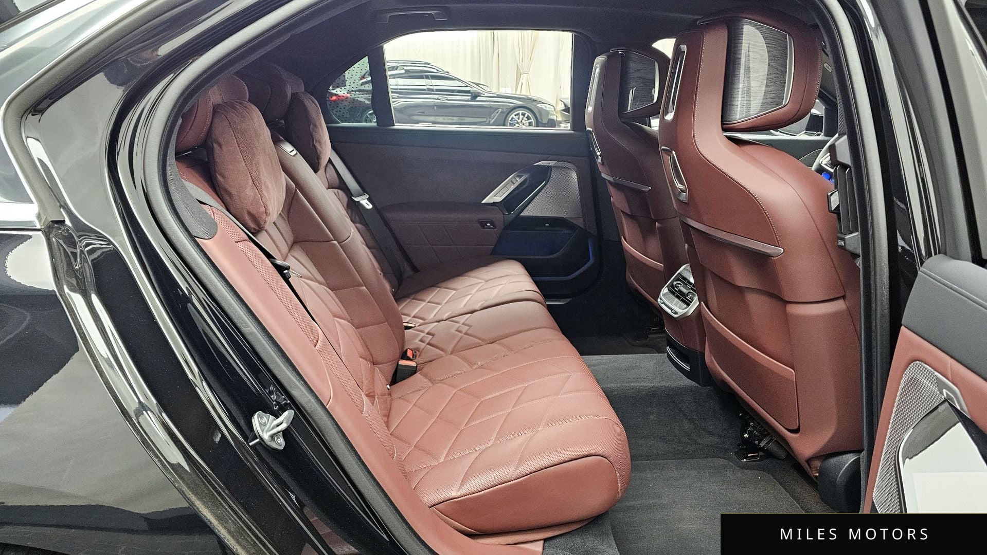 BMW 7 Series (G70) 2024 — миниатюра 12