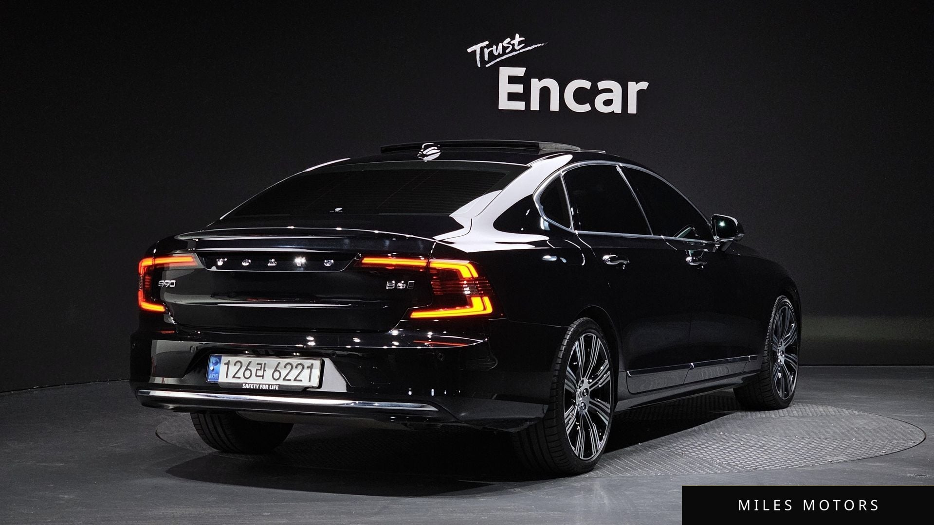 Volvo S90 2023 — миниатюра 2