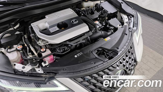 Лексус UX250h 2020 — миниатюра 6